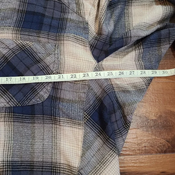 Urban Outfitters BDG Karl Slouchy Blue Plaid Flannel Button Down Womens Shirt S - Picture 7 of 8